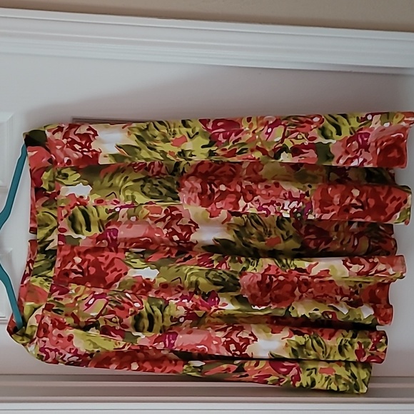 SKIRT - Picture 1 of 2